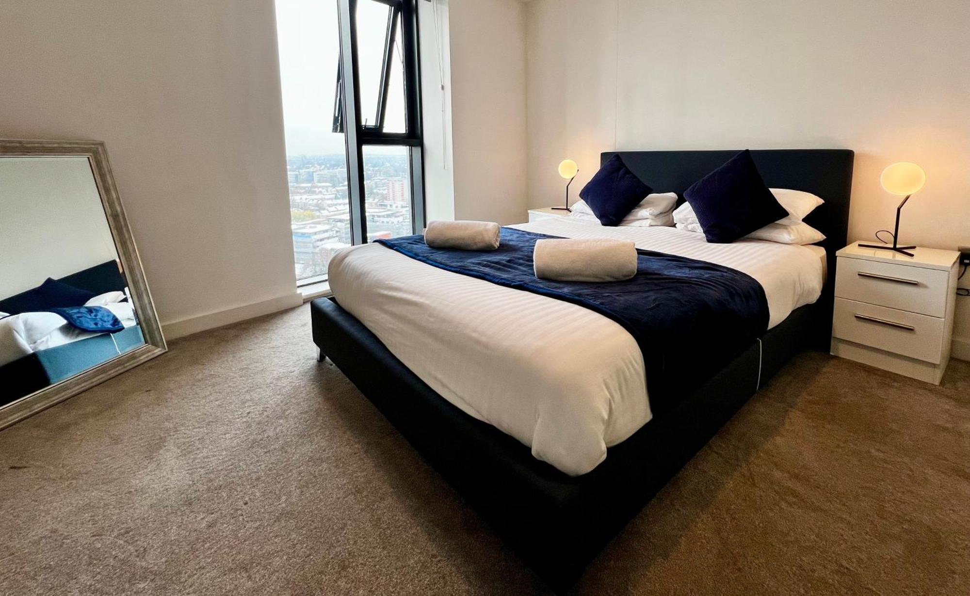 Premium Deals L Last-Minute Stay L 4 Min Walk To Birmingham Central Library L 18Th Floor 2 Bed 2 Bath City Centre Penthouse With Gym & Netflix By Jvt Short Lets מראה חיצוני תמונה