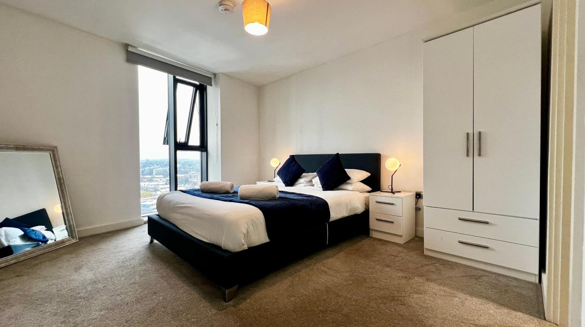 Premium Deals L Last-Minute Stay L 4 Min Walk To Birmingham Central Library L 18Th Floor 2 Bed 2 Bath City Centre Penthouse With Gym & Netflix By Jvt Short Lets מראה חיצוני תמונה